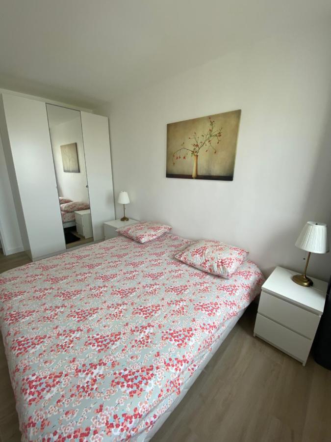 Grand Appartement Courbevoie Paris Exterior foto
