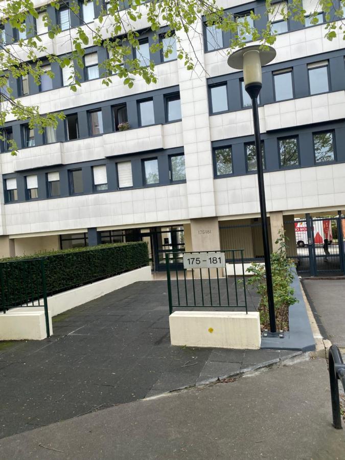 Grand Appartement Courbevoie Paris Exterior foto